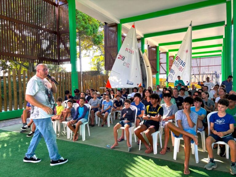 Projeto Futuros Campeões: Palestra sobre Equilíbrio Emociona...