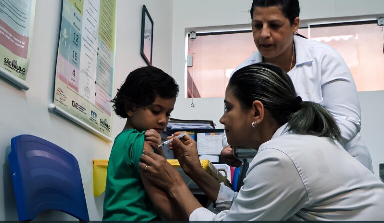 Vacinação contra gripe em Ilhabela agora para toda a populaç...
