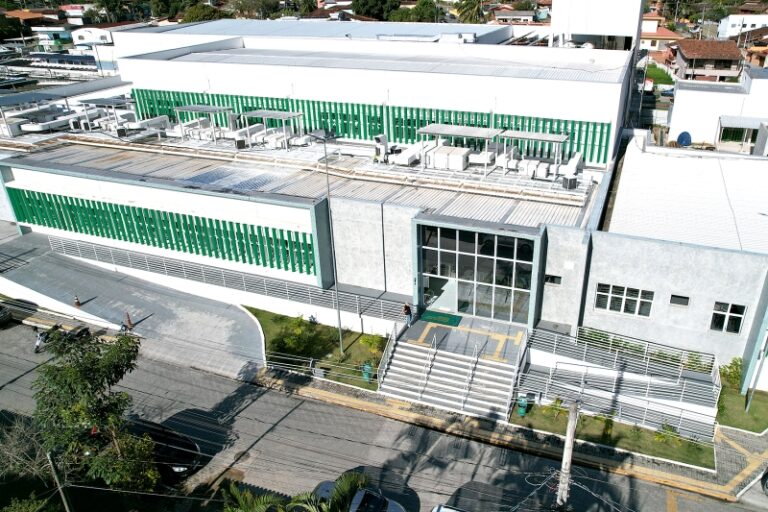 Prefeitura de Ilhabela inaugura nova piscina para a populaçã...