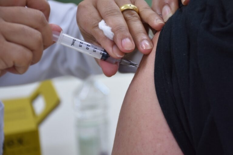 Vacinação Nacional: Proteja-se Contra Doenças e Garantia de ...