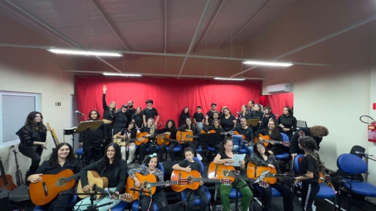 Sarau de Prática Instrumental Agita o Centro Cultural do Ita...