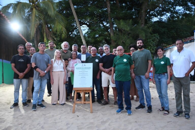 Prefeito de Ilhabela entrega novo Rancho da Armação no mês c...