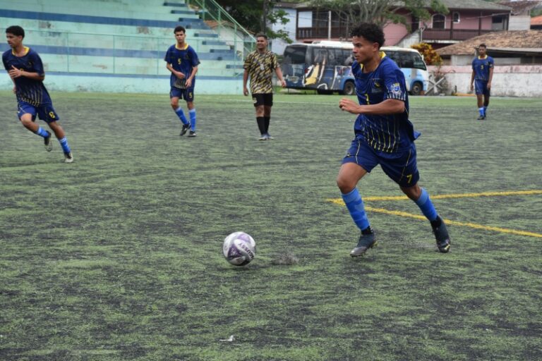Ilhabela Sub-17 empata com Comando em emocionante partida