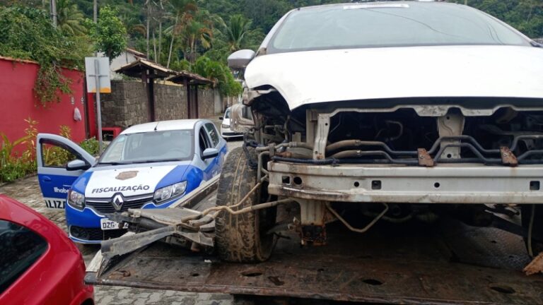 Ilhabela intensifica remoção de veículos e embarcações aband...