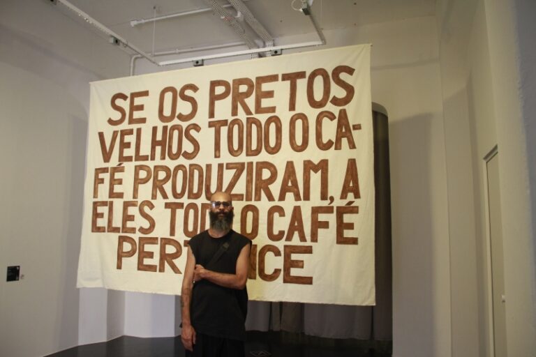 Artista local realiza projeto premiado em sua comunidade.