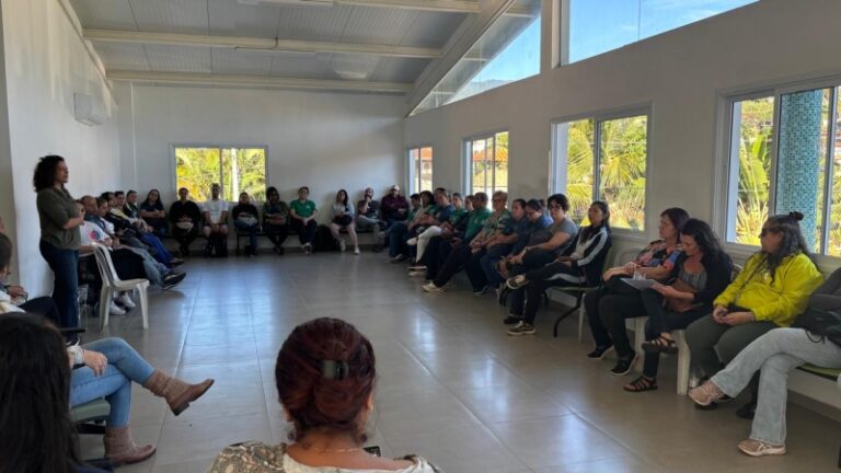 Agentes de Saúde de Ilhabela discutem atendimento ao público...