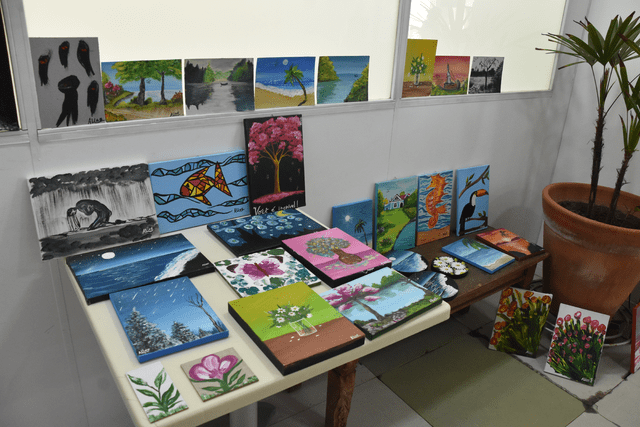 Pacientes do CAPS Ilhabela Apresentam Artes em Exposição Cri...