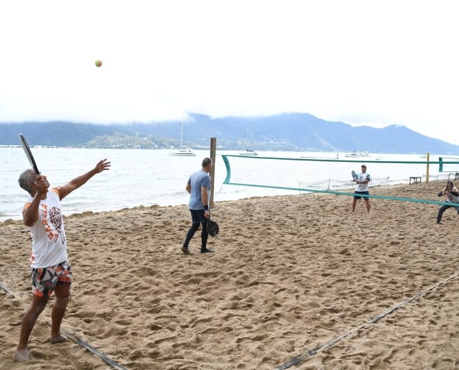Ilhabela Open Beach Tennis: Evento movimenta a praia com gra...