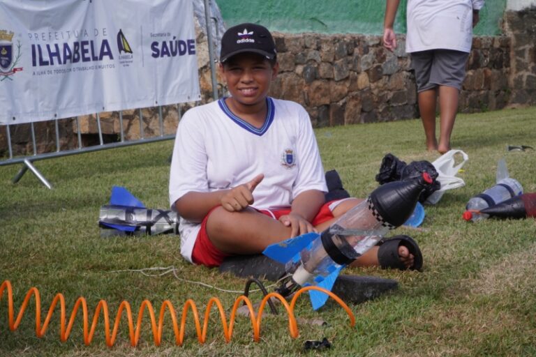 Alunos de Ilhabela fazem lançamentos esportivos e se destaca...