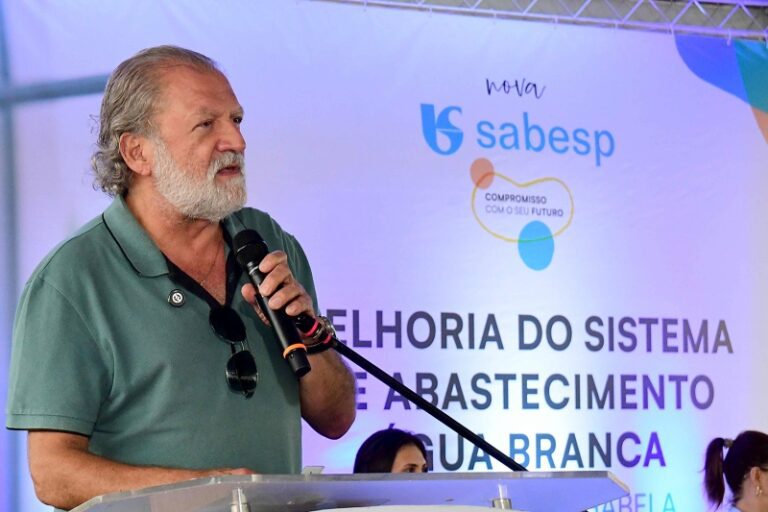 Prefeito de Ilhabela marca presença em evento importante