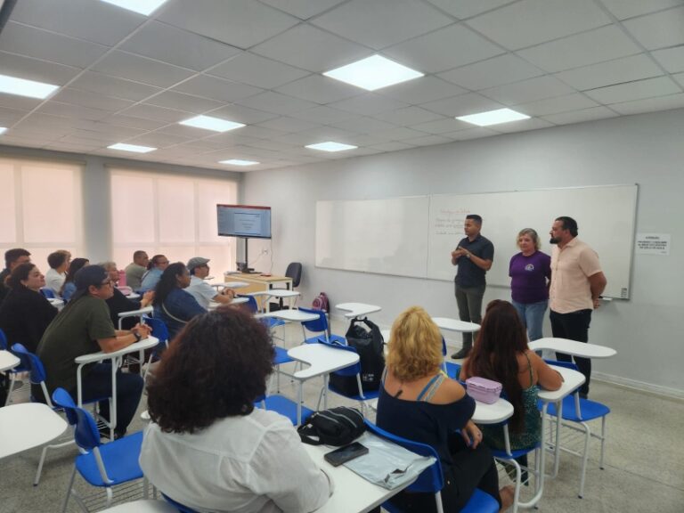 Professores das Comunidades: Impacto e Desafios na Educação ...