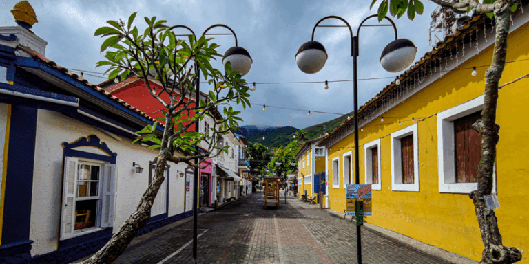 Ilhabela: Explore o Centro Histórico e sua rica cultura e hi...