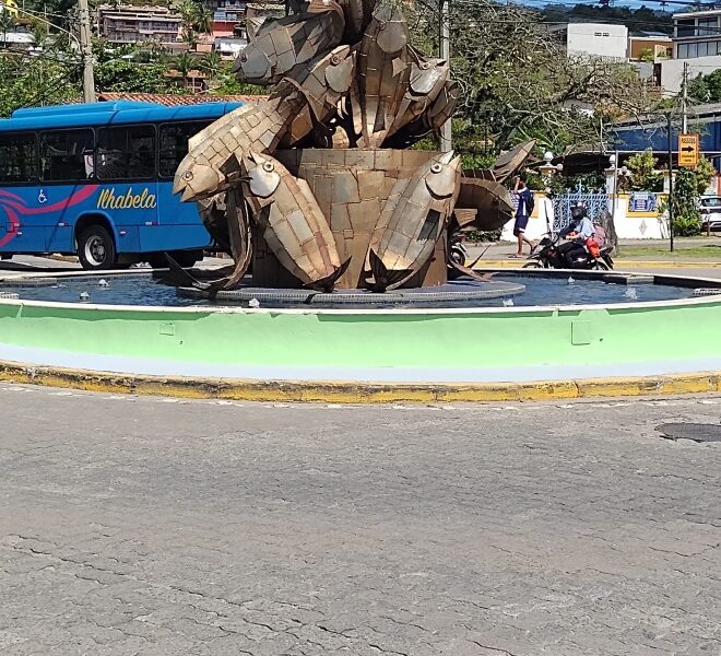 Rotatória do Itaguassú em Ilhabela é revitalizada