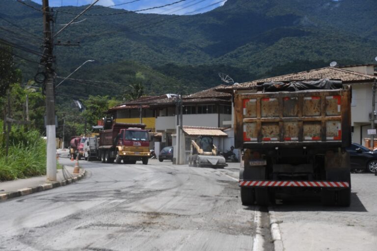 Recapeamento em Água Branca: Obras da Prefeitura de Ilhabela