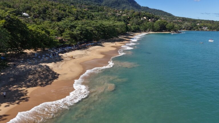 Ilhabela: Crescimento Turístico e Recorde de Empregos