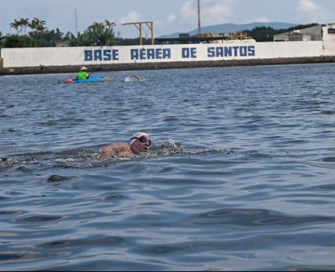 Ilhabela Brilha na Travessia 14 Bis: Nadadores em Grande Con...
