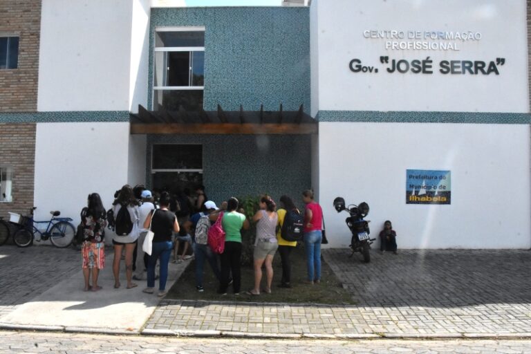 Ilhabela: Varal Solidário Distribui 900 Itens em Novembro