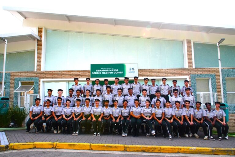 Ilhabela Forma Alunos de Escolas Cívico-Municipais e Lança N...