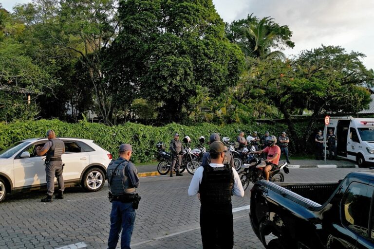 Operação ‘Terra e Mar’: Prefeitura de Ilhabela I...