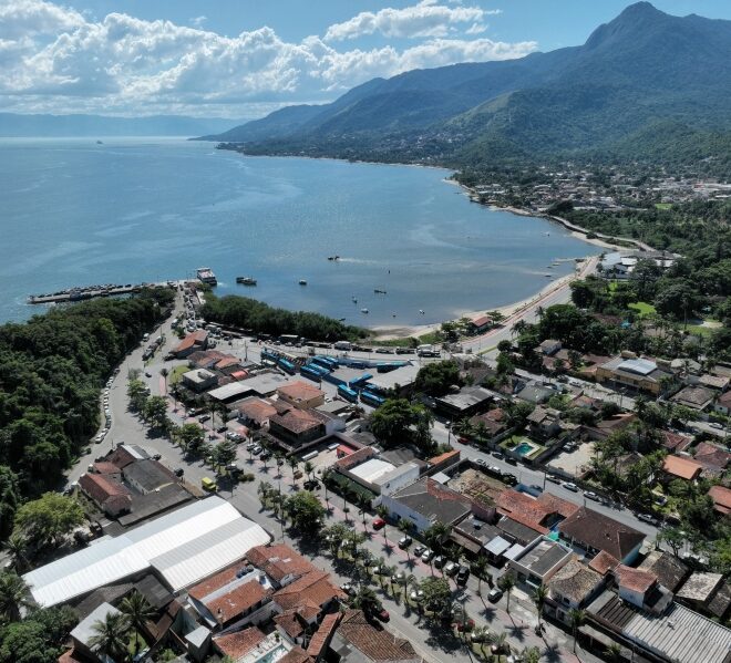 Ilhabela retoma serviços públicos após chuvas