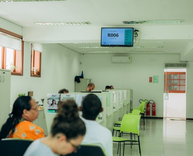 Ilhabela: 141 Vagas de Emprego com Salários Até R$ 3 mil!