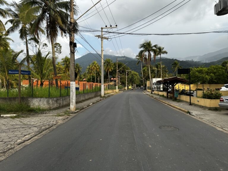 Interdição na Avenida Ernesto Oliveira, Barra Velha, para ob...