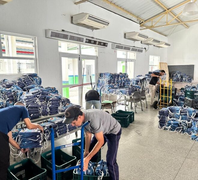 Prefeitura de Ilhabela Distribui 70 Mil Livros Escolares par...