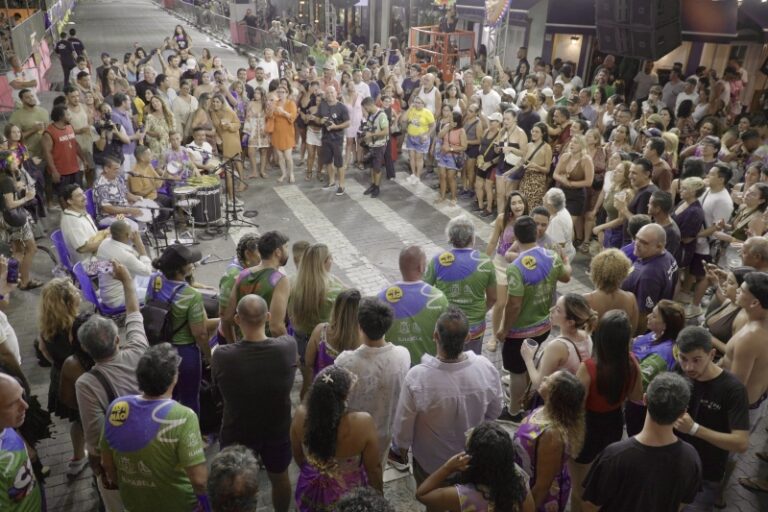 Ilhabela Agita com Marchinhas, Blocos e Desfile de Samba