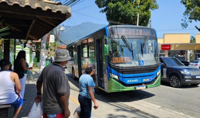 CarnaIlha: Horários Extras de Ônibus em Ilhabela!