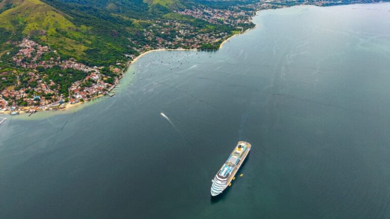 Ilhabela receberá 11 mil passageiros em cruzeiros a partir d...