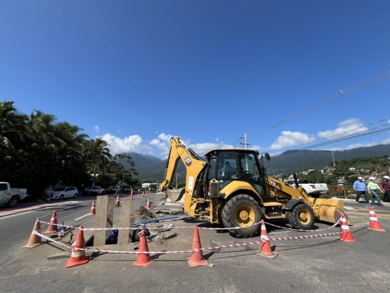 Prefeitura Monitoriza Reparo de Adutora da Sabesp e Assegura...