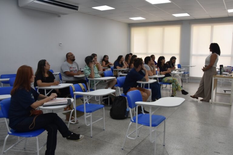 Ilhabela Capacita Escolas no Combate ao Bullying e Ciberbull...