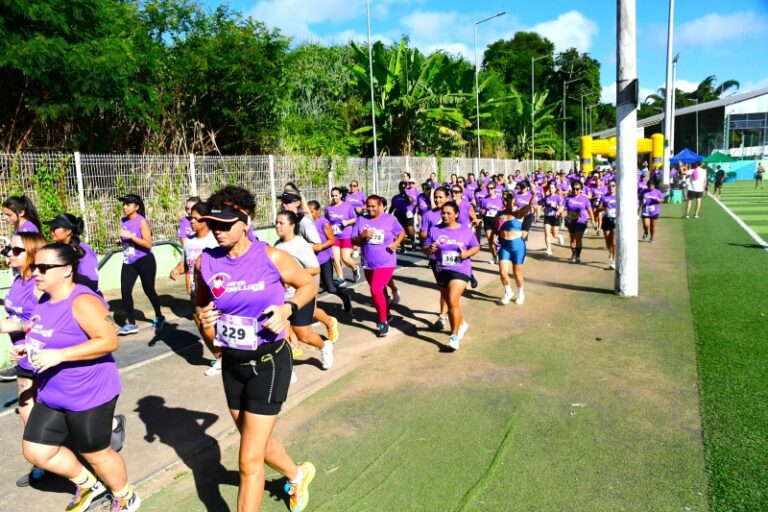 Mais de 700 mulheres celebram o encerramento do Mês da Mulhe...