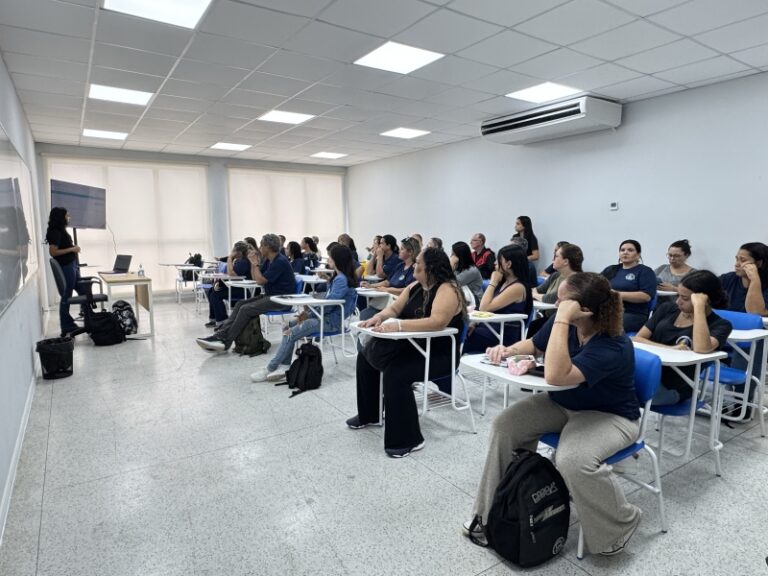 Treinamento para Uso do iiEducação nas Escolas de Ilhabela