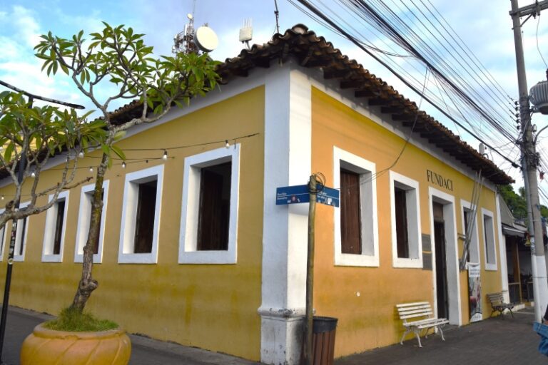 <p><strong>Estreia da Exposição “O Caiçara”</str...