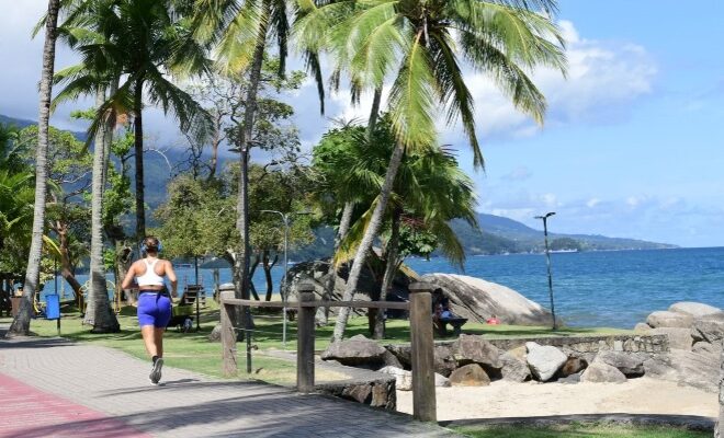 Outono em Ilhabela: natureza, mar e movimento em perfeita ha...