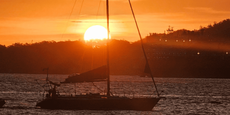 Pontos Imperdíveis para Assistir ao Pôr do Sol em Ilhabela