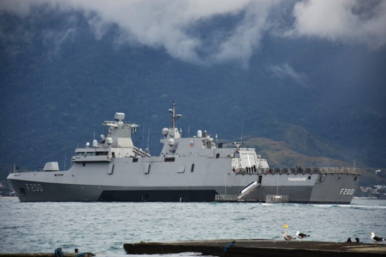 Fragata Tamandaré brilha na Semana Internacional de Vela de ...