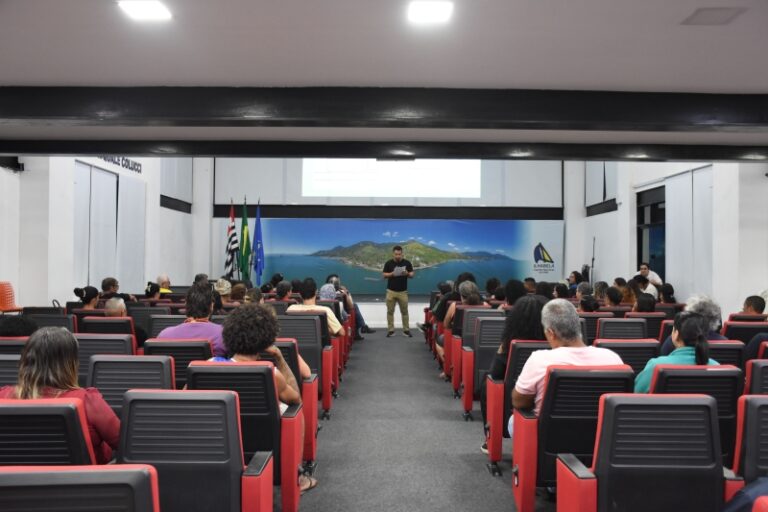 Ilhabela: Prefeitura Discute Melhoria e Organização da Feira...