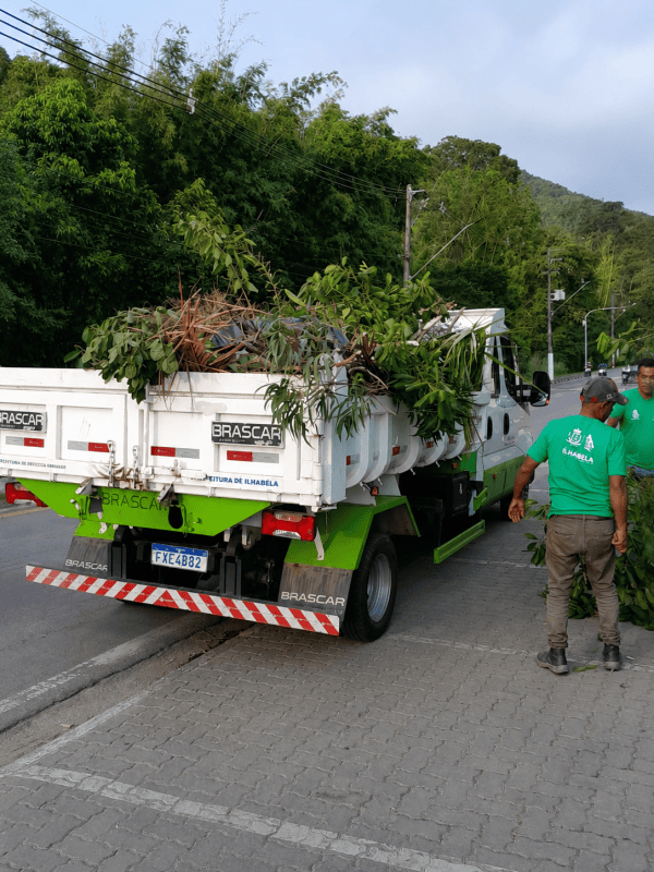 Prefeitura de Ilhabela Limpa Vias Após Ventania
