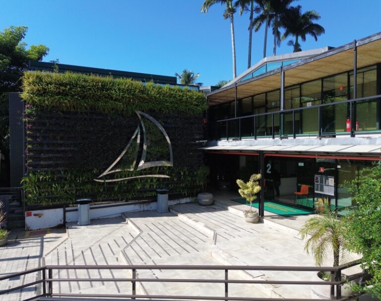 Ponto Facultativo em Ilhabela: 10 de Julho por Revolução Con...