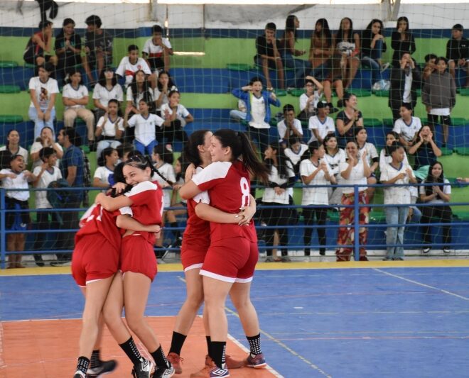 Aulas das Escolinhas do PEII Barra Velha Suspensas Durante J...