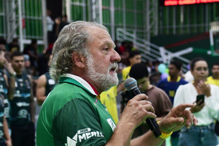 Toninho Colucci inaugura fase final do Complexo Esportivo do...