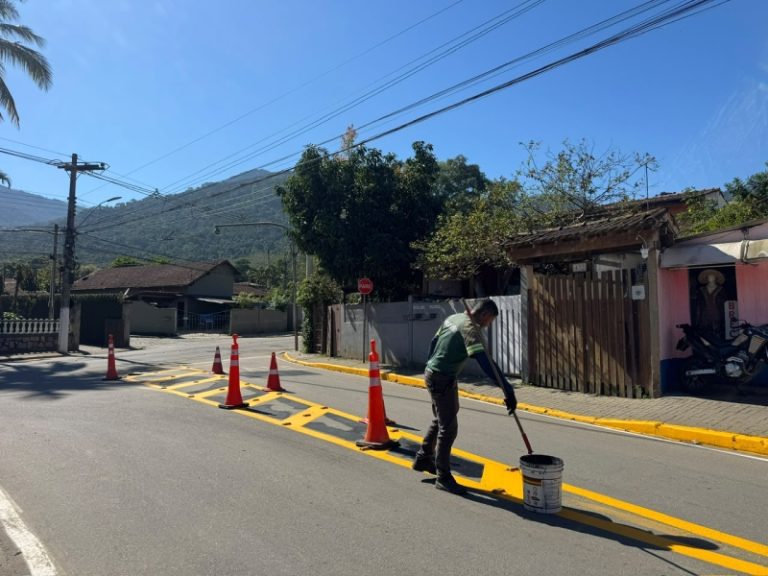 Ilhabela Aumenta Sinalização no Água Branca com Novos Equipa...