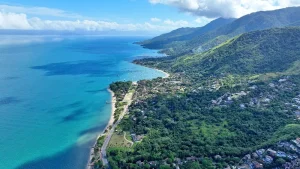 Ilhabela celebra 221 anos com desfile, cerimônia e show do Titãs